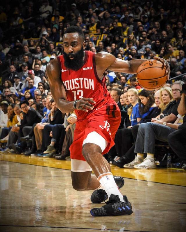 代表迈克尔 代表迈克尔