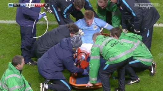 詹姆斯在肘 詹姆斯在肘